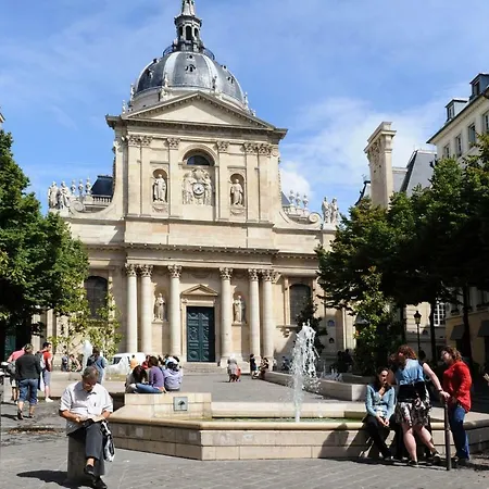 Cosy And Lovely Apartment#rue Mouffetard * Parigi